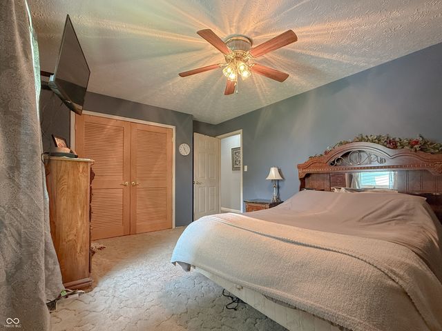 9832 5th Street, Taylorsville, IN 47280