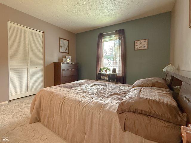 9832 5th Street, Taylorsville, IN 47280
