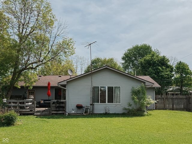 9832 5th Street, Taylorsville, IN 47280