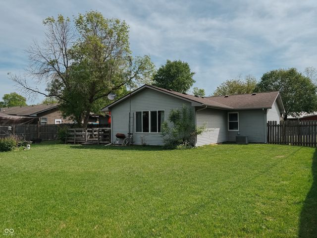 9832 5th Street, Taylorsville, IN 47280
