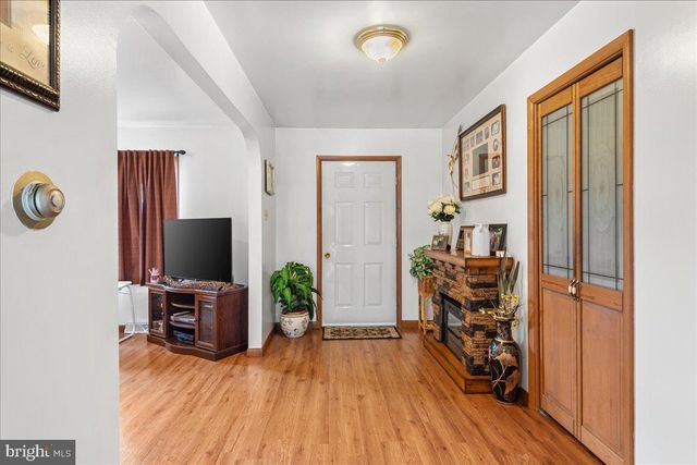 12530 SEAVOLT RD, Hancock, MD 21750