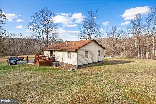 12530 SEAVOLT RD, Hancock, MD 21750