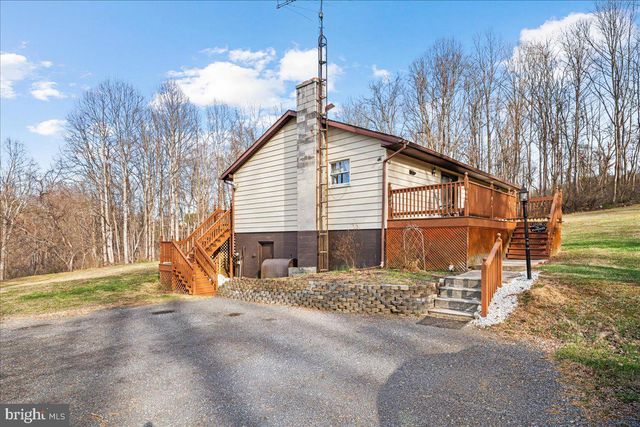 12530 SEAVOLT RD, Hancock, MD 21750
