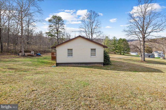 12530 SEAVOLT RD, Hancock, MD 21750