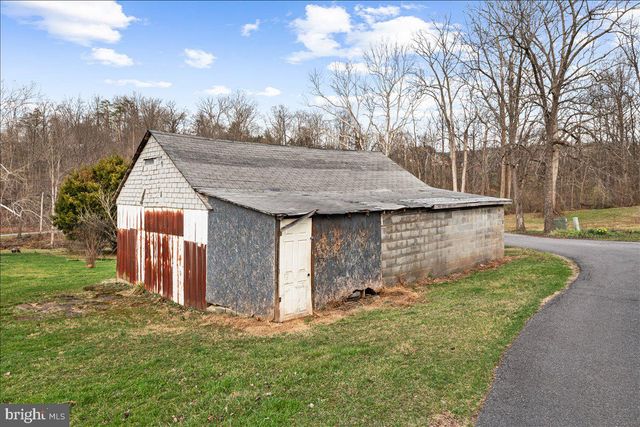 12530 SEAVOLT RD, Hancock, MD 21750
