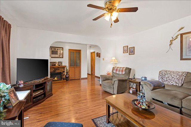 12530 SEAVOLT RD, Hancock, MD 21750