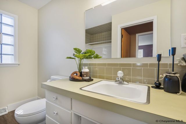 3520 ESSEX RD, Cheyenne, WY 82001