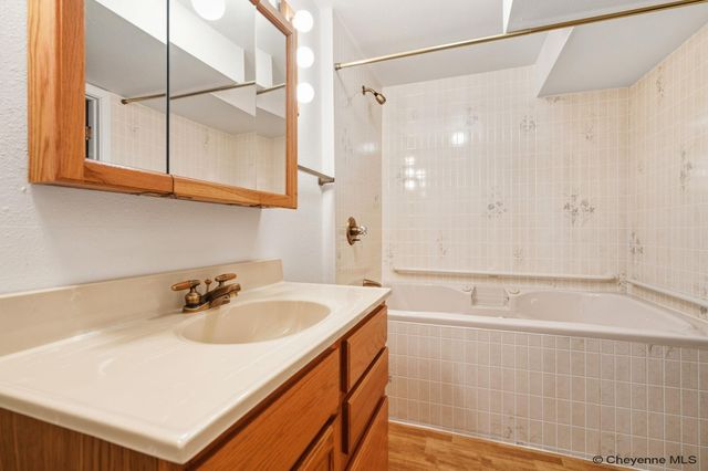 3520 ESSEX RD, Cheyenne, WY 82001