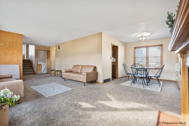 3520 ESSEX RD, Cheyenne, WY 82001