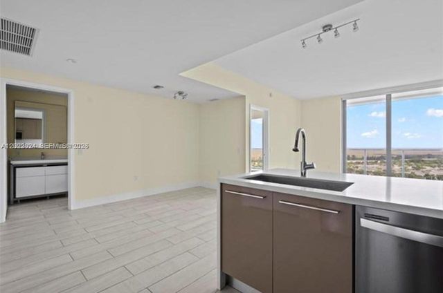 2000 Metropica Way 2202, Sunrise, FL 33323