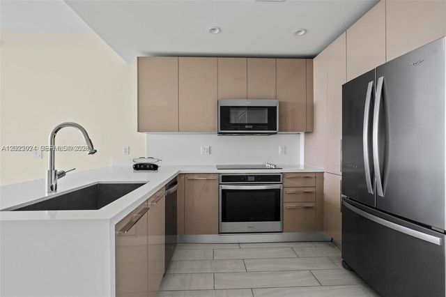2000 Metropica Way 2202, Sunrise, FL 33323