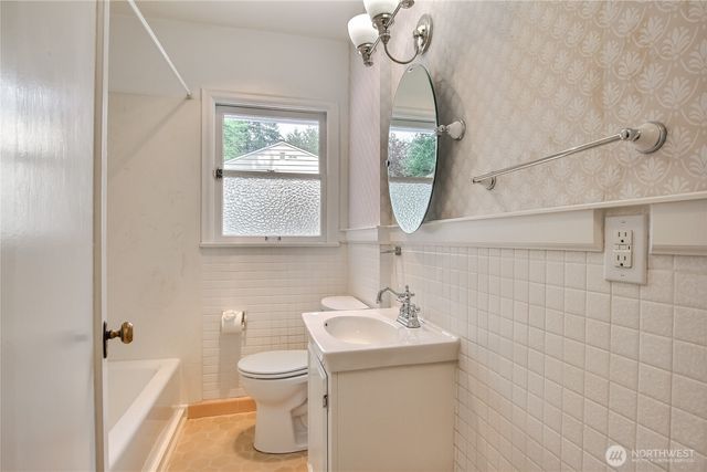 2250 NE 175th Street, Shoreline, WA 98155