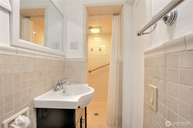 2250 NE 175th Street, Shoreline, WA 98155