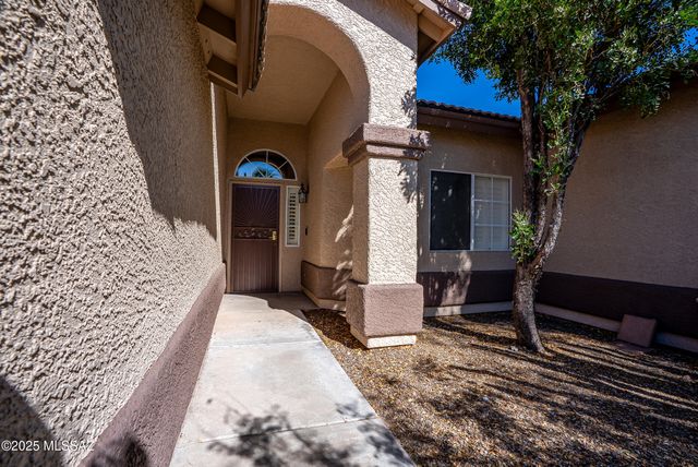 7620 W Running Bear Drive, Tucson, AZ 85743