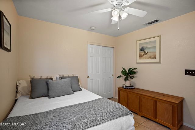 7620 W Running Bear Drive, Tucson, AZ 85743