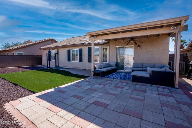 7620 W Running Bear Drive, Tucson, AZ 85743