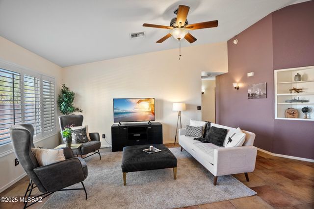 7620 W Running Bear Drive, Tucson, AZ 85743