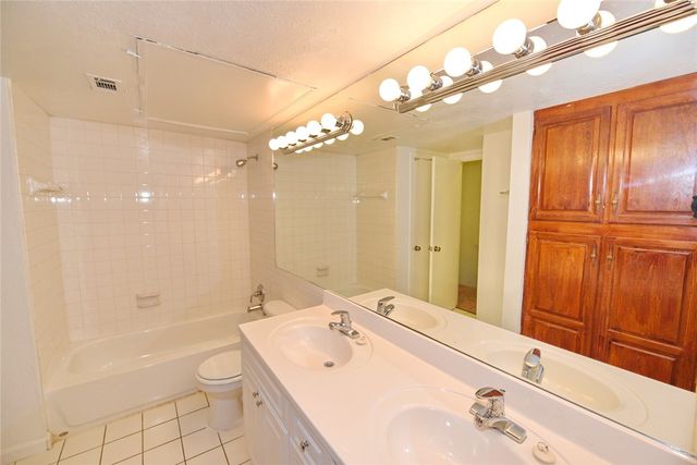 4033 Gilbert Avenue 205, Dallas, TX 75219