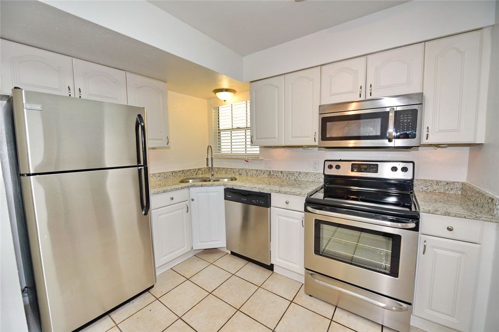 4033 Gilbert Avenue 205, Dallas, TX 75219