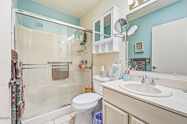 569 W Ocotillo Place, Green Valley, AZ 85614