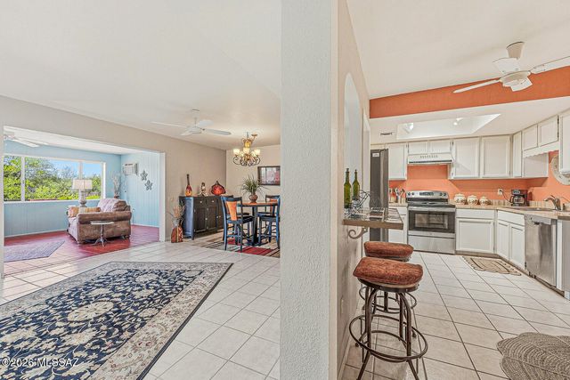 569 W Ocotillo Place, Green Valley, AZ 85614