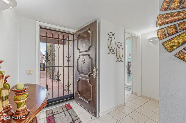 569 W Ocotillo Place, Green Valley, AZ 85614
