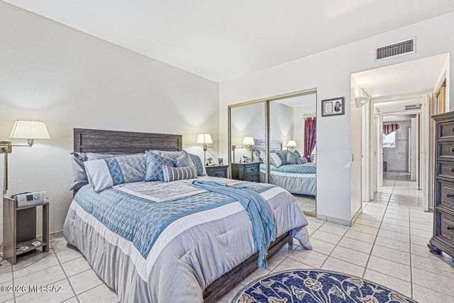 569 W Ocotillo Place, Green Valley, AZ 85614