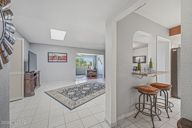 569 W Ocotillo Place, Green Valley, AZ 85614