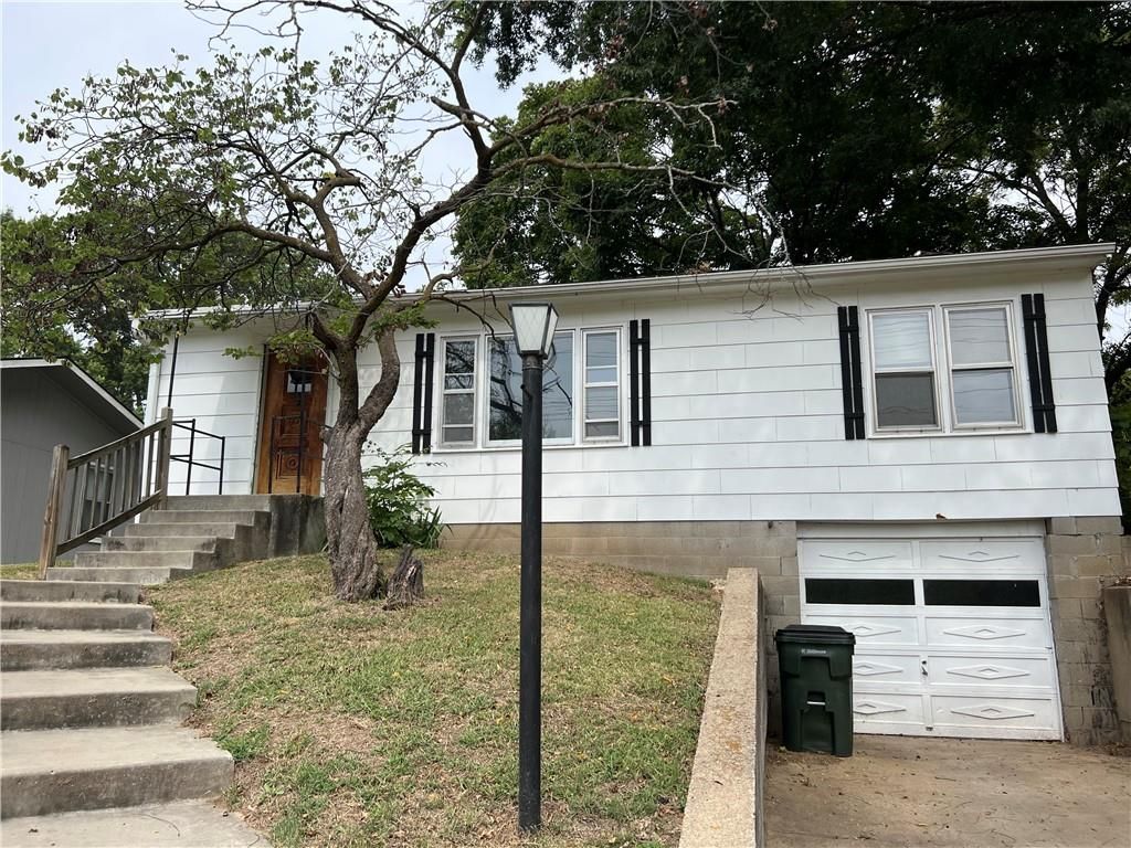 1306 Pawnee Street, Leavenworth, KS 66048