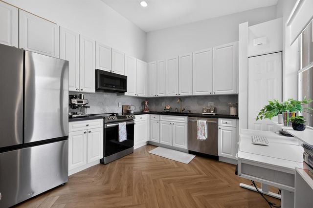 2159 MAN OF WAR, West Palm Beach, FL 33411