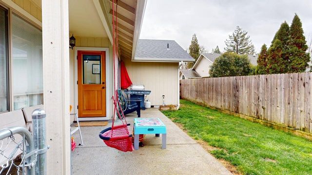 1821 SW I Street, Grants Pass, OR 97526