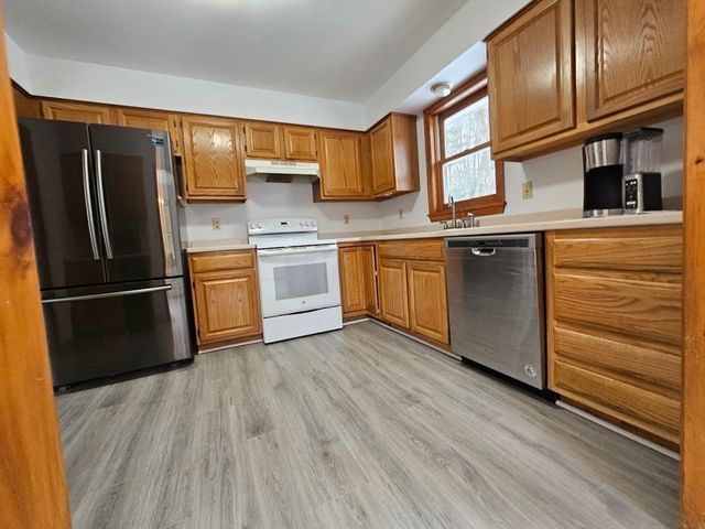 61 Randall Wood Dr, Montague, MA 01351