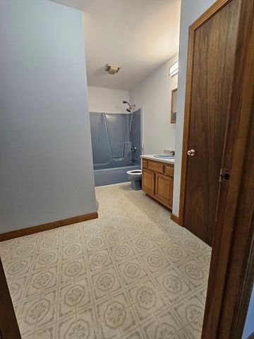 61 Randall Wood Dr, Montague, MA 01351