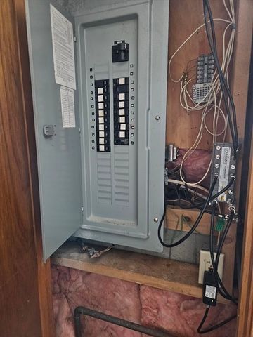 61 Randall Wood Dr, Montague, MA 01351