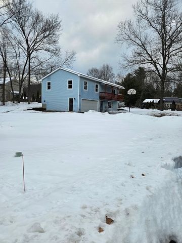 61 Randall Wood Dr, Montague, MA 01351