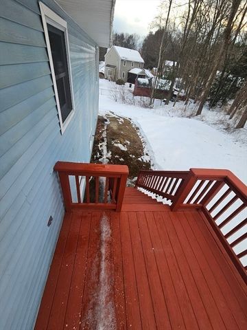 61 Randall Wood Dr, Montague, MA 01351