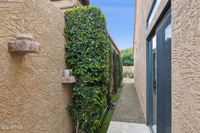 8041 E DEL TORNASOL Drive, Scottsdale, AZ 85258