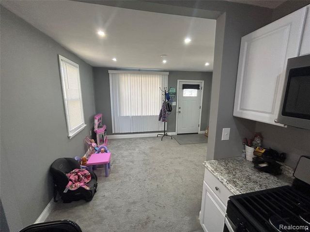 2065 Morris Avenue, Lincoln Park, MI 48146