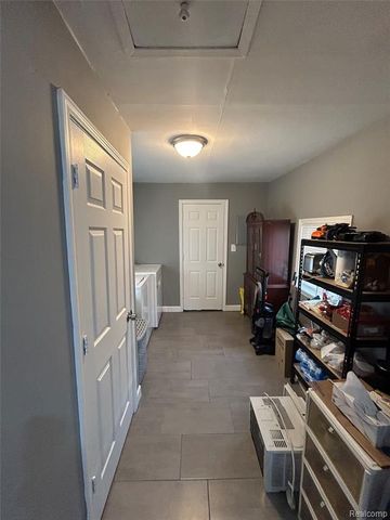 2065 Morris Avenue, Lincoln Park, MI 48146