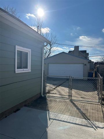 2065 Morris Avenue, Lincoln Park, MI 48146