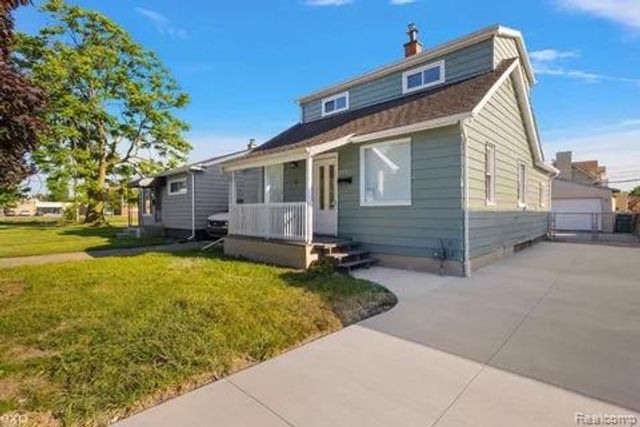 2065 Morris Avenue, Lincoln Park, MI 48146
