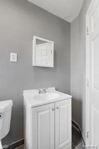 2065 Morris Avenue, Lincoln Park, MI 48146