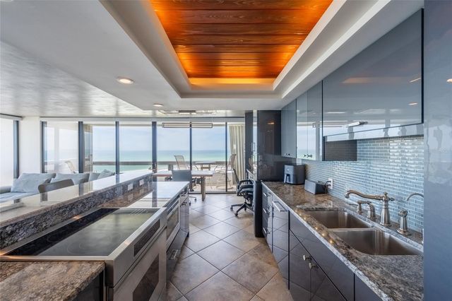 5400 OCEAN BOULEVARD 10-02, Sarasota, FL 34242