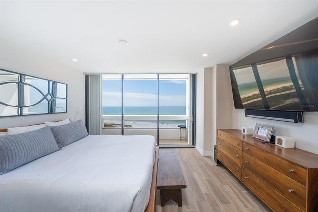 5400 OCEAN BOULEVARD 10-02, Sarasota, FL 34242