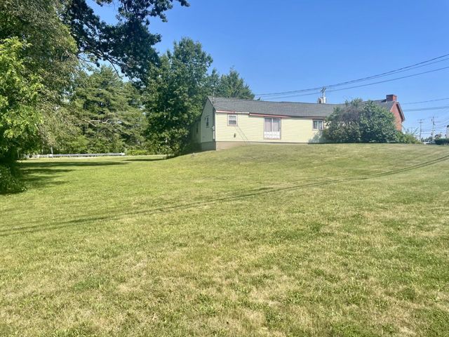 4 Lakeshore Drive, Seabrook, NH 03874