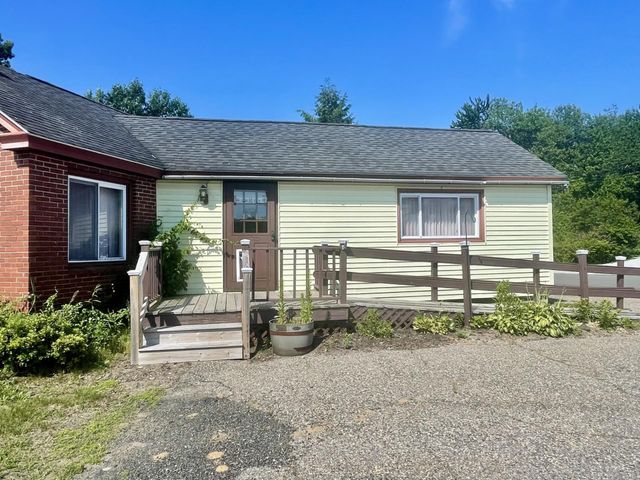 4 Lakeshore Drive, Seabrook, NH 03874