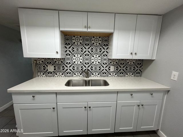 9618 N 5TH Street 1, Phoenix, AZ 85020