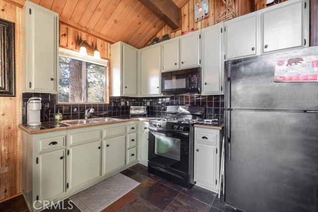 42788 Monterey, Big Bear Lake, CA 92315