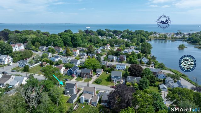 55 Woodlawn Road, New London, CT 06320