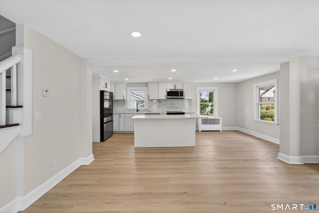 55 Woodlawn Road, New London, CT 06320
